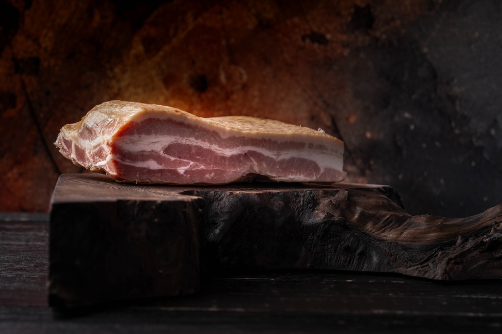 Langsam gegarter Schweinebauch-Braten +/- 1,5 kg
